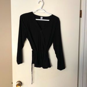 Old Navy Wrap Shirt in Black Jack